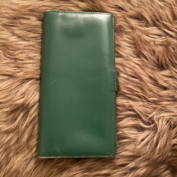 Salvatore Ferragamo green wallet - Picture 2 of 6